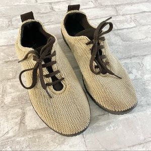 A’rcopedico Tan Athletic Shoes